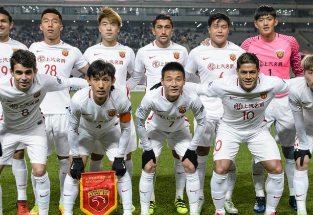 形式创新——结构——节奏——空间意识——摄影风格———互文——技术主义——社会批判意识最强——票房与受众张赞波：有好多人说看了这个片子热泪盈眶。
